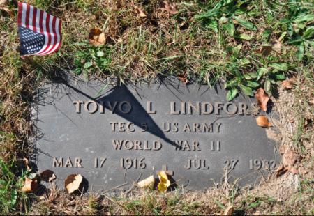 LINDFORS-Toivo Leonard-WWII-Army-headstone.jpg